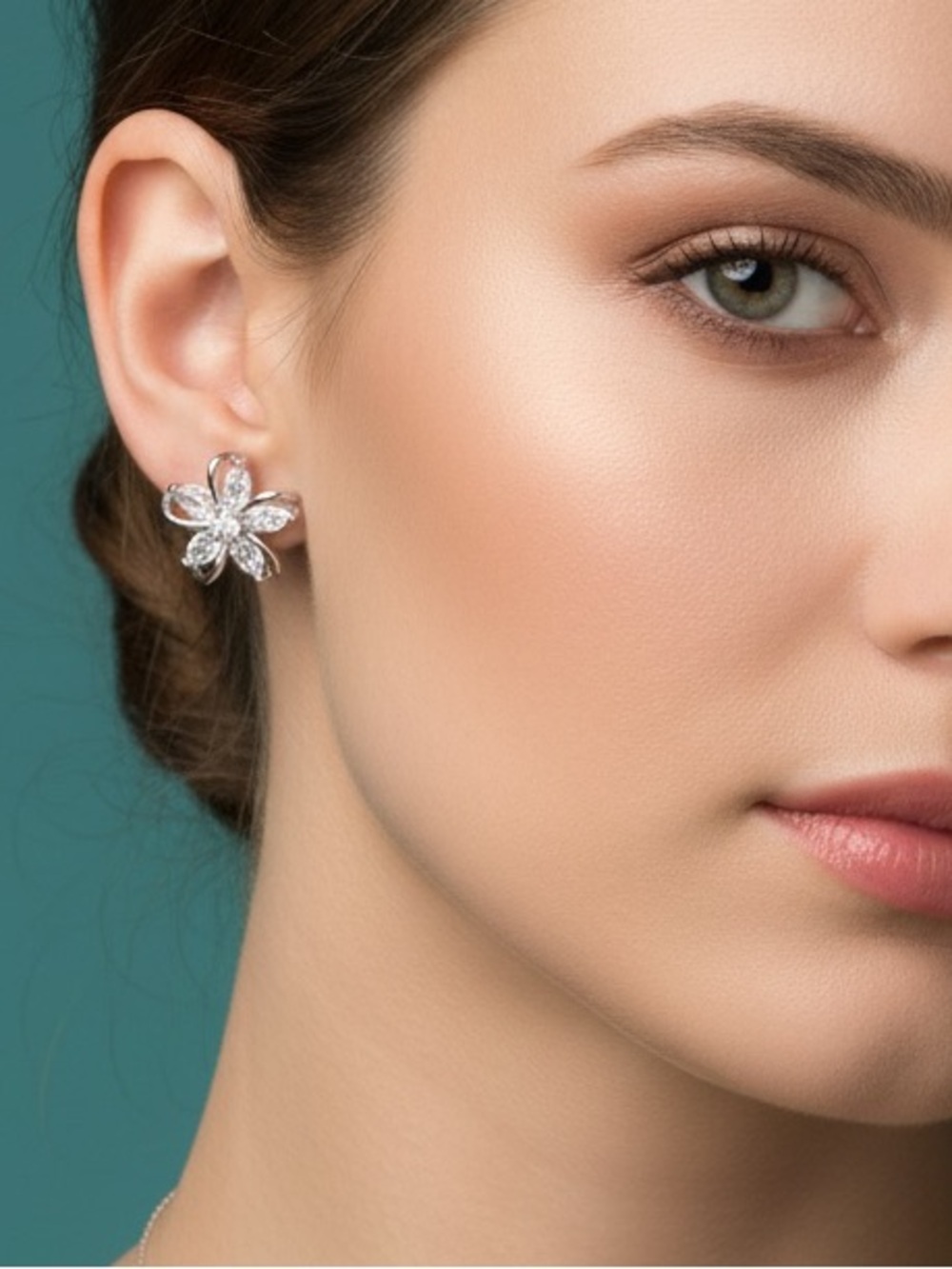 18k White Gold Plated CZ flower stud earrings. New.
